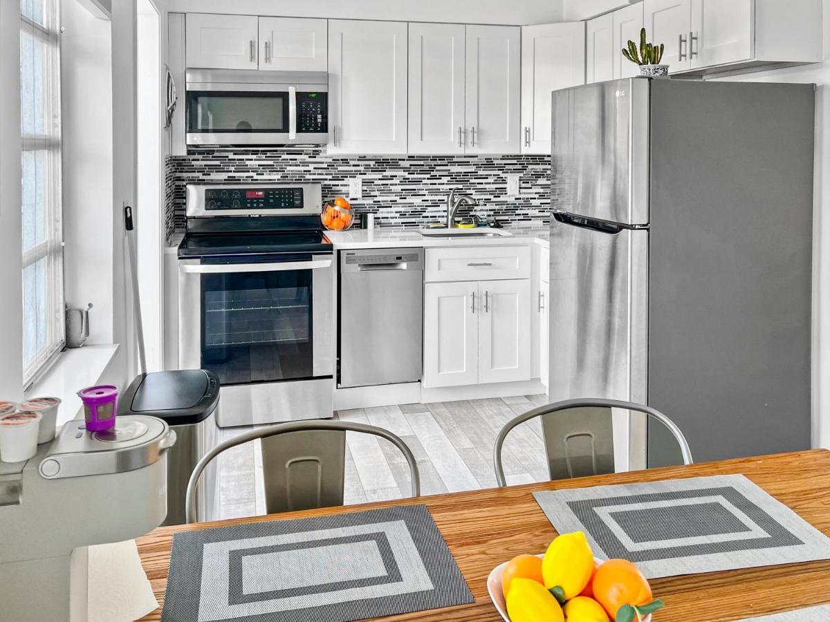 Stylish & Cozy Escape Near The Beach- Free Parking, Backyard, Private, Bbq Pompano Beach Exterior foto
